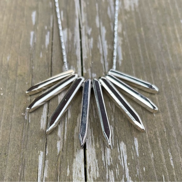 STELLA & DOT Rebel Cluster Necklace Silver in Original Box Single Chain - Picture 4 of 15